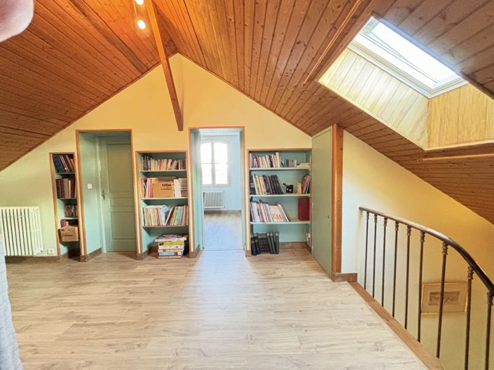 Image No.12-7 Bed House for sale