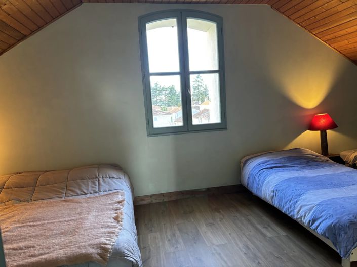 Image No.14-7 Bed House for sale