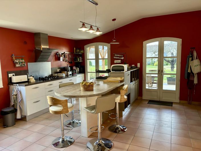 Image No.5-7 Bed House for sale