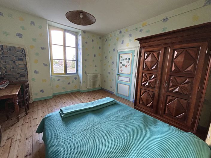 Image No.9-7 Bed House for sale