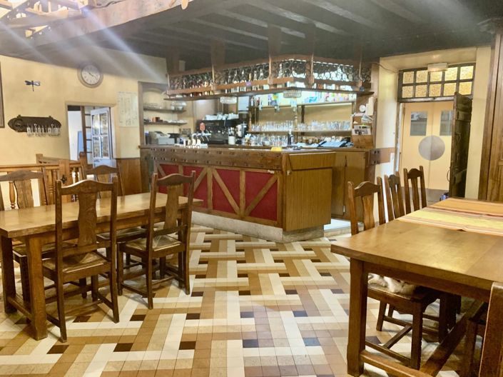 Image No.10-13 Bed Commercial for sale