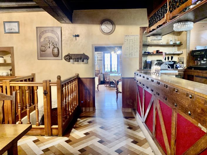 Image No.12-13 Bed Commercial for sale