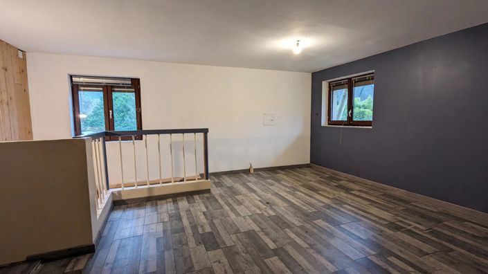 Image No.11-7 Bed Village House for sale