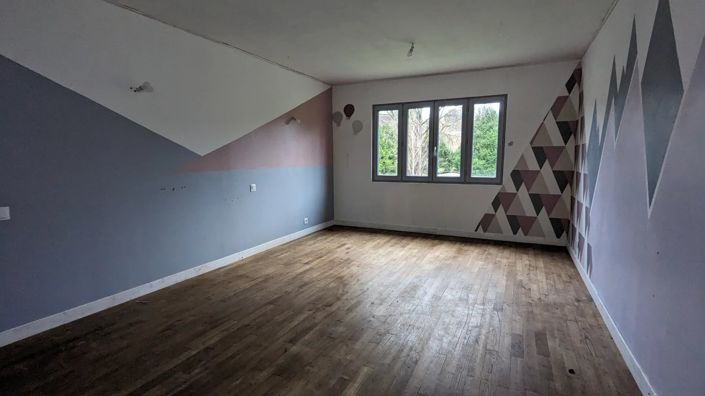 Image No.4-7 Bed Village House for sale