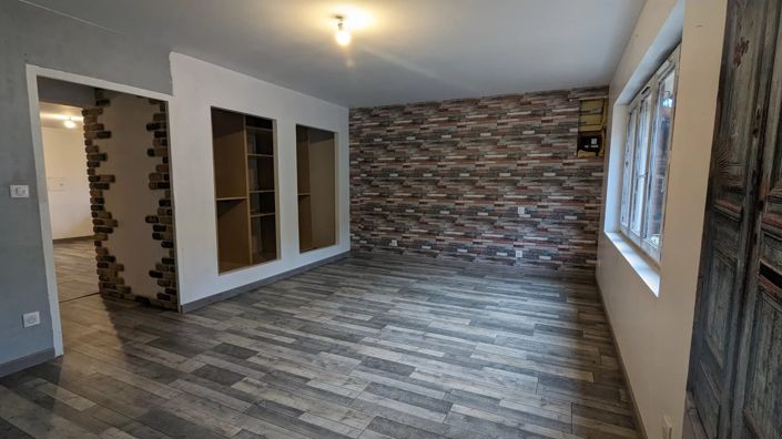 Image No.8-7 Bed Village House for sale