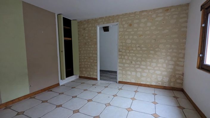 Image No.9-7 Bed Village House for sale