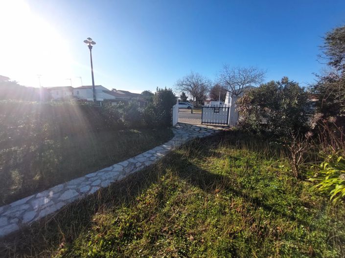 Image No.11-3 Bed House for sale