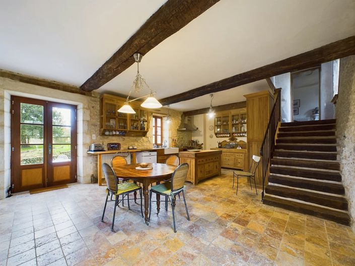 Image No.3-5 Bed House for sale