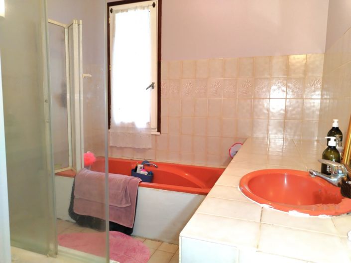 Image No.12-4 Bed House for sale