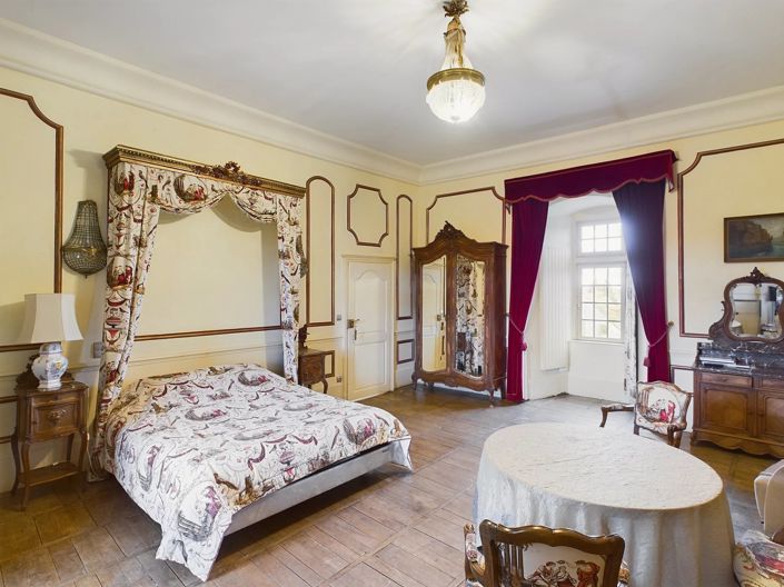 Image No.7-14 Bed House for sale