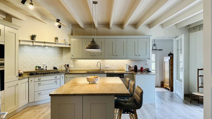 Image No.3-5 Bed House for sale