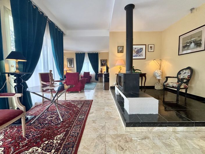 Image No.6-3 Bed House for sale