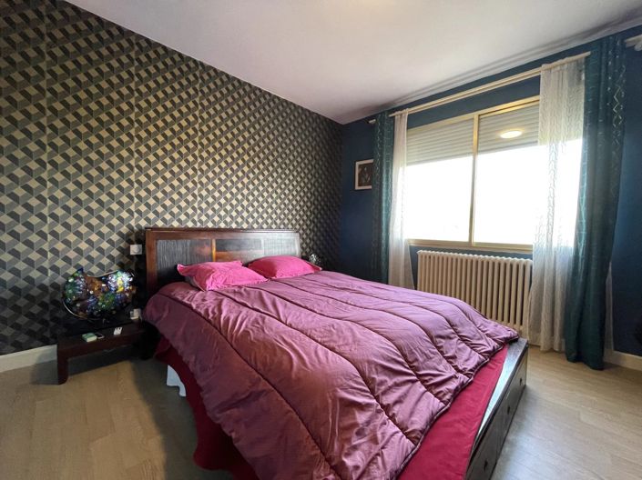 Image No.8-3 Bed House for sale