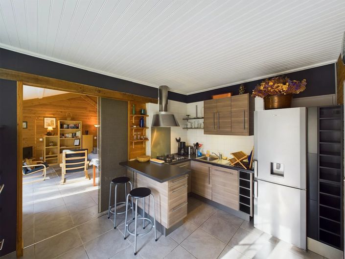 Image No.6-6 Bed House for sale