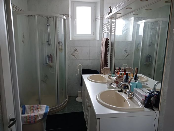 Image No.13-6 Bed House for sale