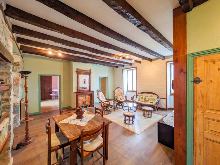 Image No.5-9 Bed House for sale