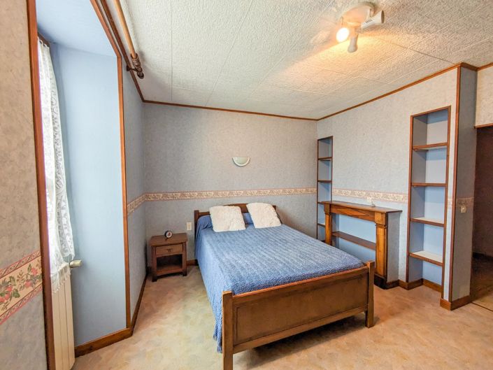 Image No.7-9 Bed House for sale