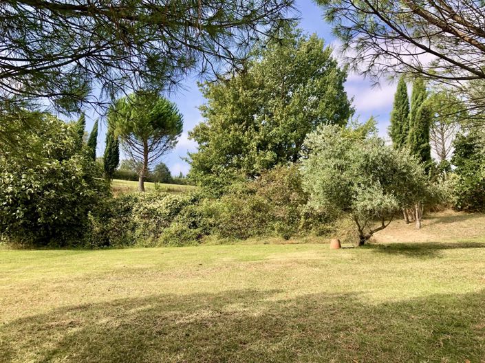 Image No.12-11 Bed House for sale