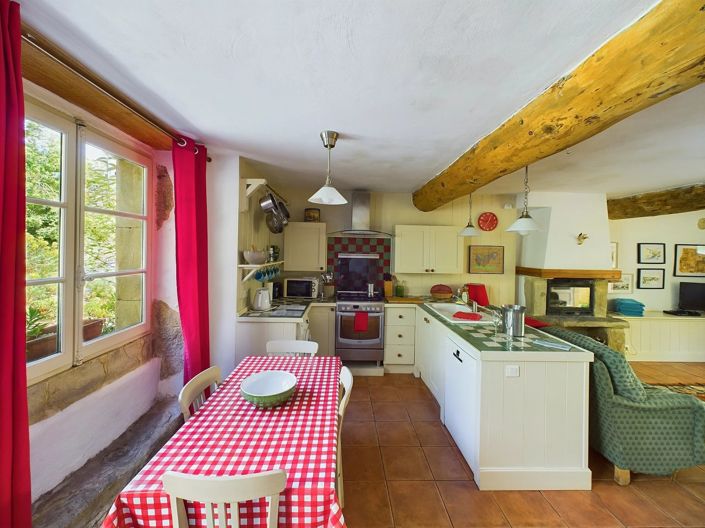 Image No.9-11 Bed House for sale