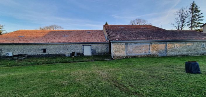 Image No.10-5 Bed Farmhouse for sale