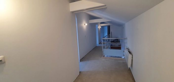 Image No.13-5 Bed Farmhouse for sale