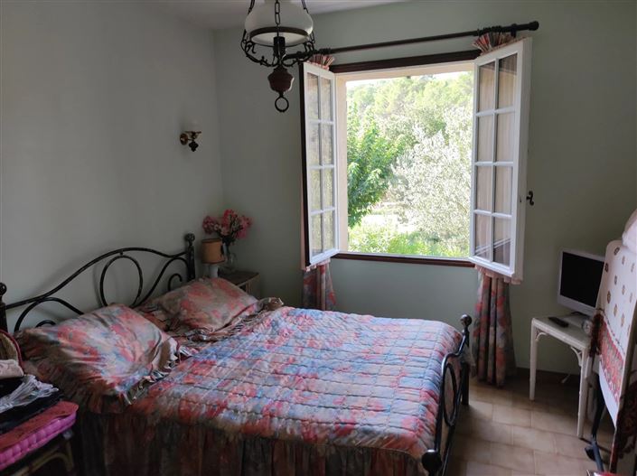 Image No.10-3 Bed House for sale