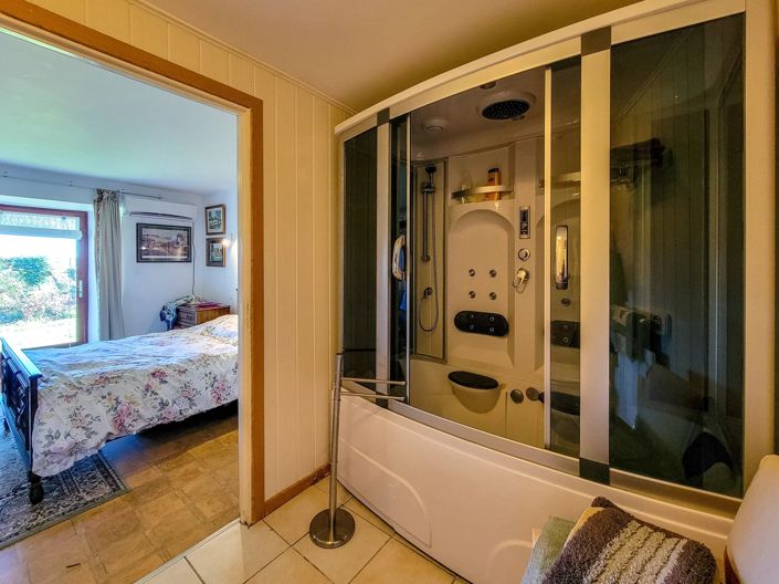 Image No.10-4 Bed House for sale