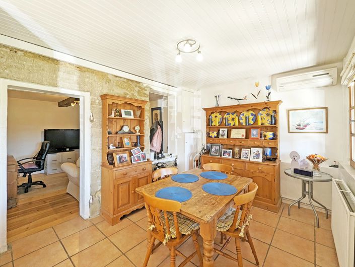 Image No.3-8 Bed House for sale