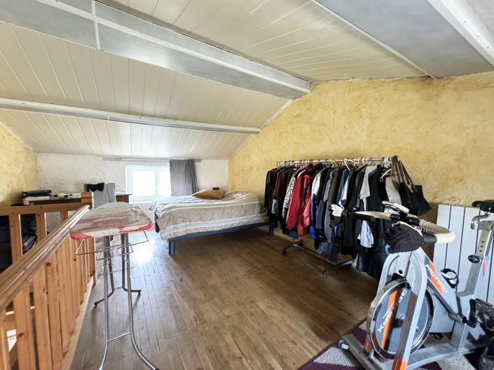 Image No.10-3 Bed House for sale