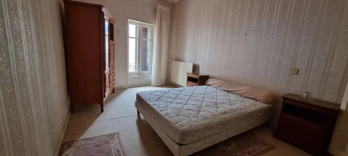 Image No.8-6 Bed House for sale