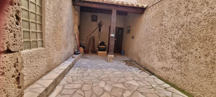 Image No.2-6 Bed House for sale