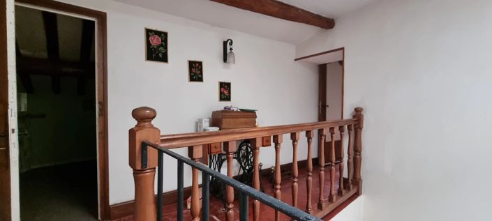 Image No.10-6 Bed House for sale