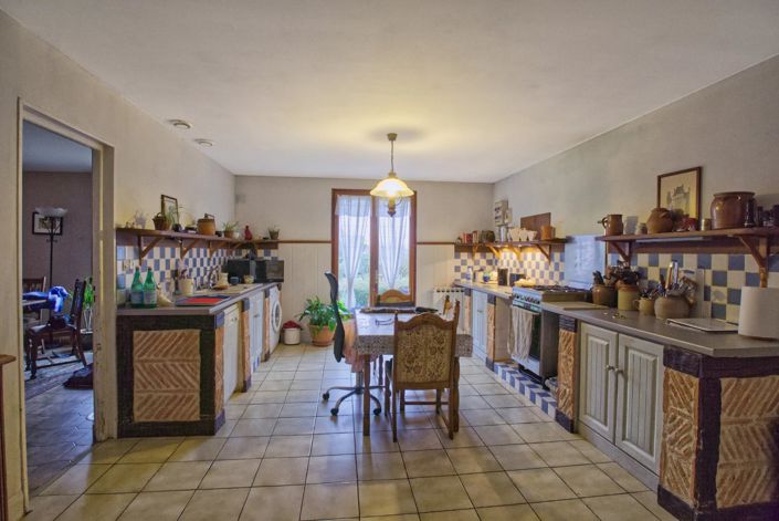 Image No.4-2 Bed House for sale