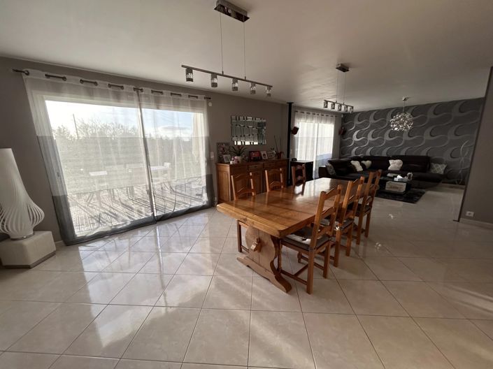 Image No.3-5 Bed House for sale