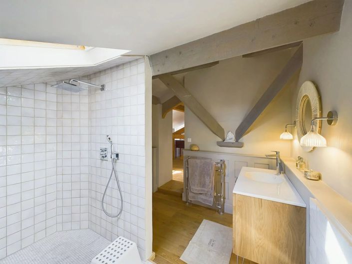 Image No.10-6 Bed House for sale