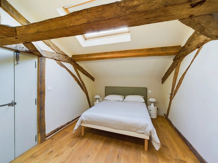 Image No.12-6 Bed House for sale