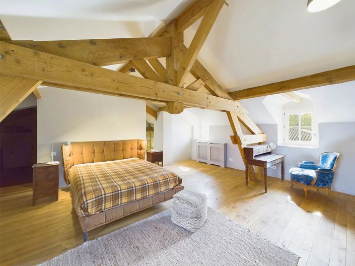 Image No.9-6 Bed House for sale