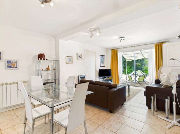 Image No.9-5 Bed House for sale