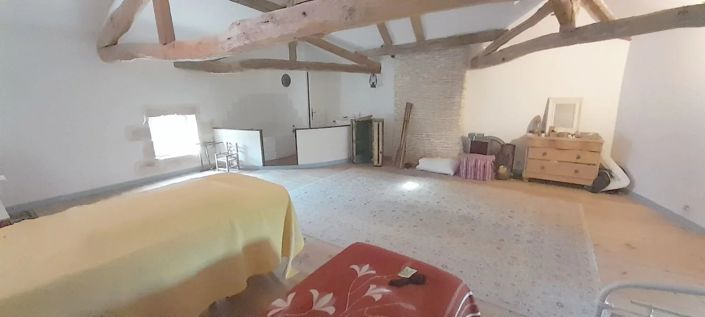 Image No.8-7 Bed House for sale