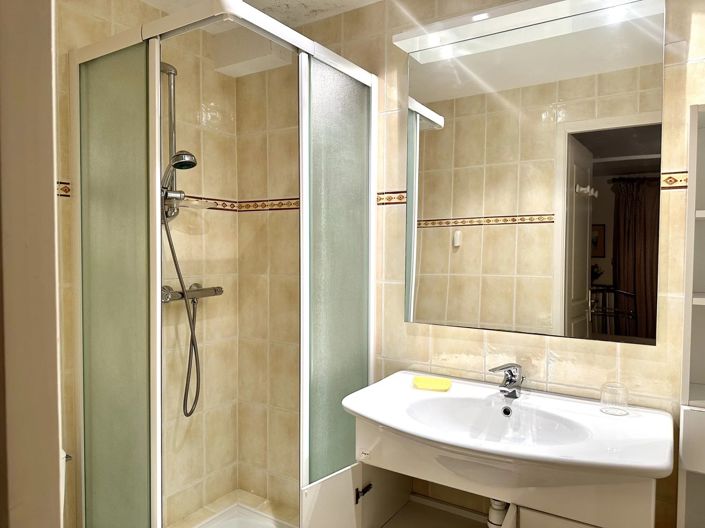 Image No.12-4 Bed House for sale