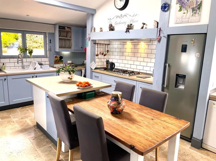 Image No.10-3 Bed House for sale