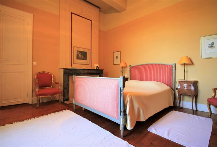 Image No.11-6 Bed House for sale