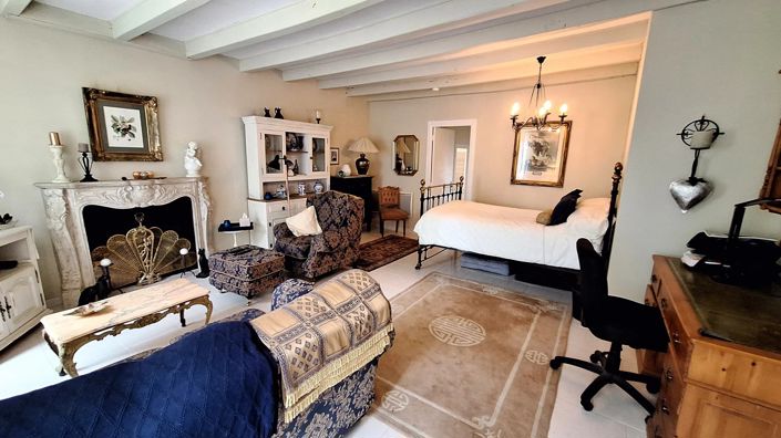 Image No.8-6 Bed House for sale