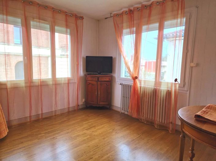 Image No.8-2 Bed House for sale