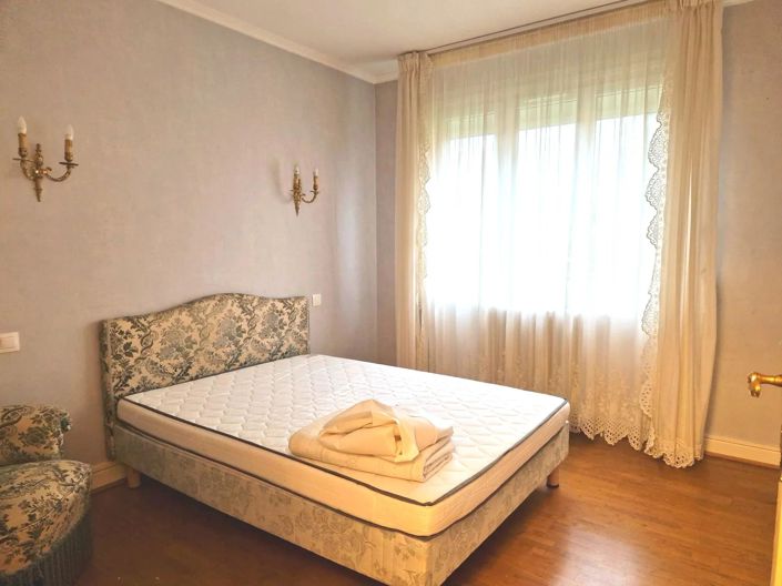 Image No.9-2 Bed House for sale