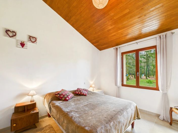 Image No.10-3 Bed House for sale