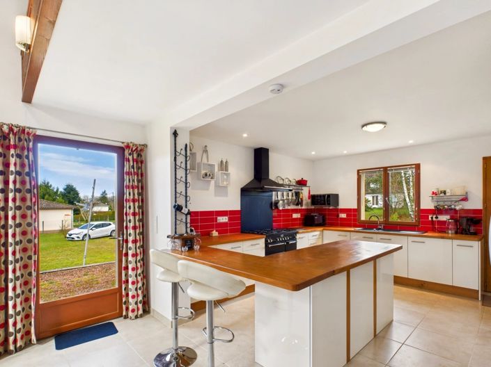 Image No.6-3 Bed House for sale