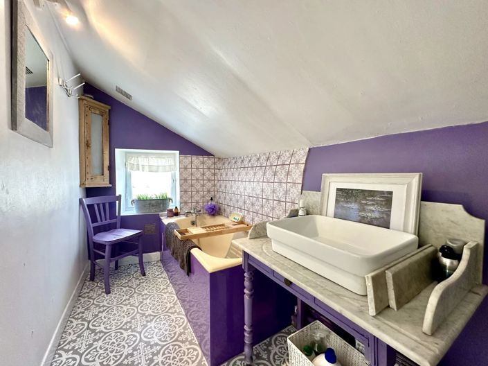 Image No.8-1 Bed House for sale