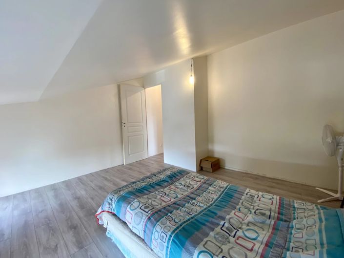 Image No.10-3 Bed House for sale