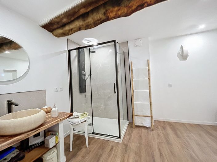 Image No.12-7 Bed House for sale